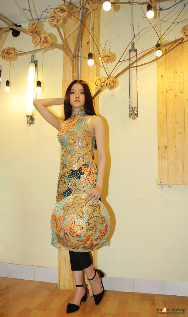 Người[-]mẫu[-]Phương[-]Như[-]tỏa[-]sáng[-]với[-]thiết[-]kế[-]mới[-]của[-]Huỳnh[-]Phạm[-]Hồng[-]Trang